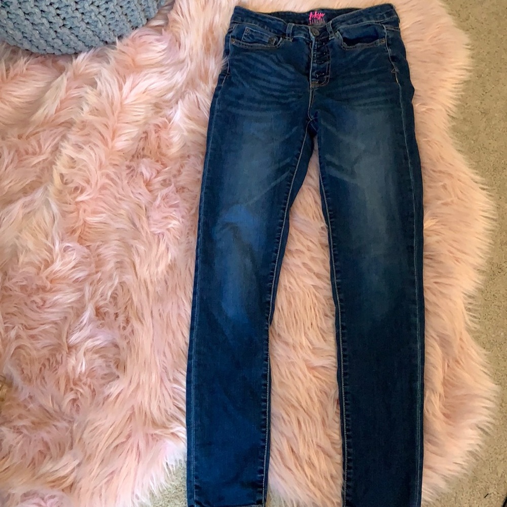 Dark wash high waisted jeggings!